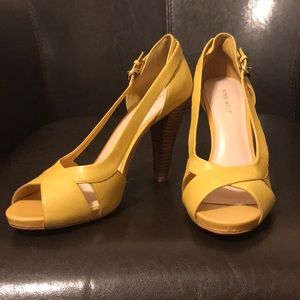 Nine West Yellow heels, size 8.5M, gently used